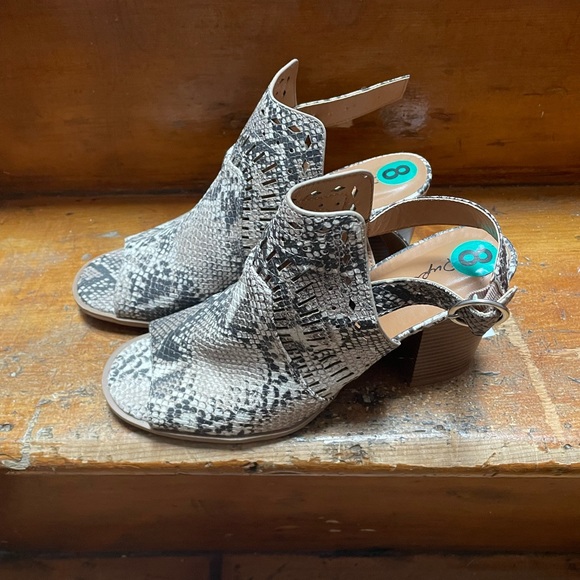 BRAND NEW faux snakeskin open toe sling back heels - Picture 2 of 3